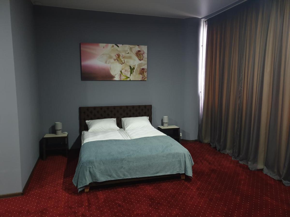 Lex Trend Hotel Irpin Esterno foto
