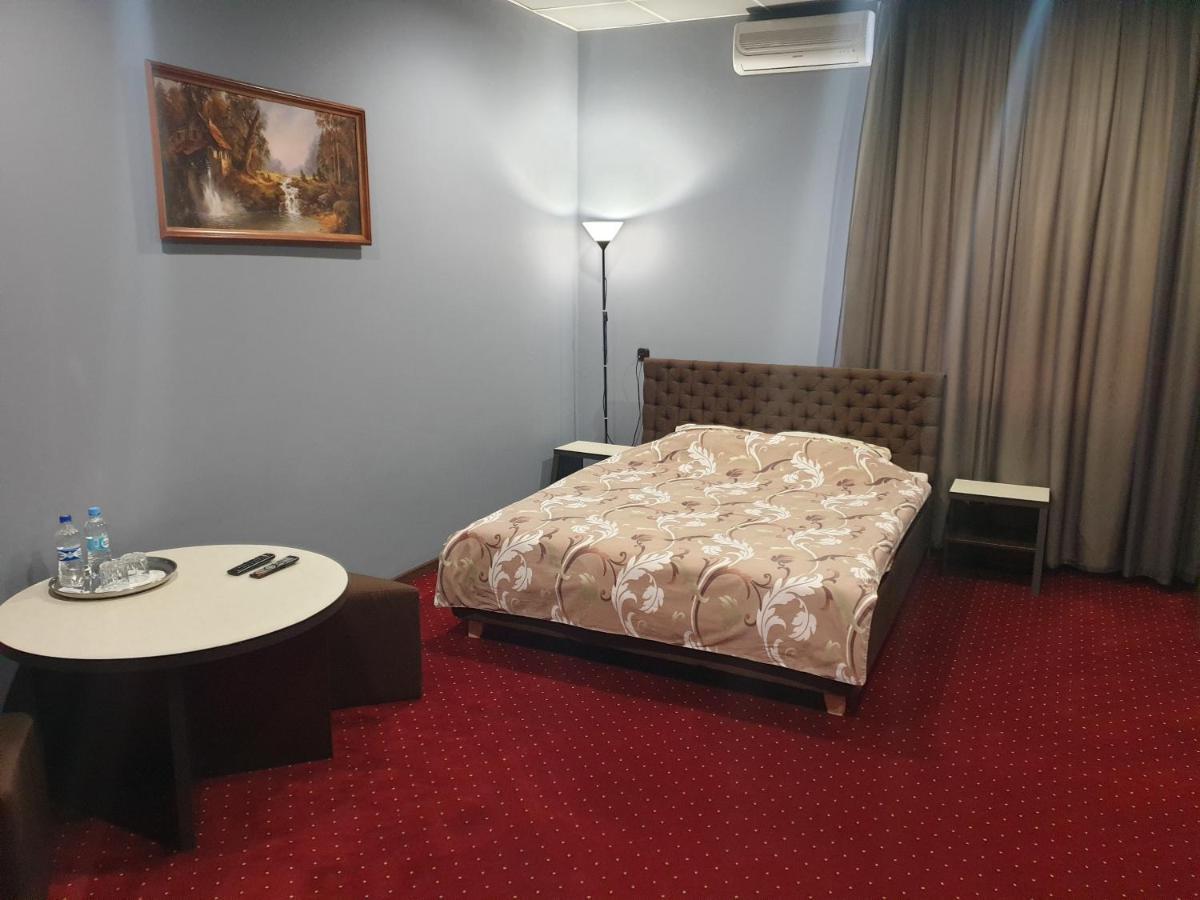 Lex Trend Hotel Irpin Esterno foto