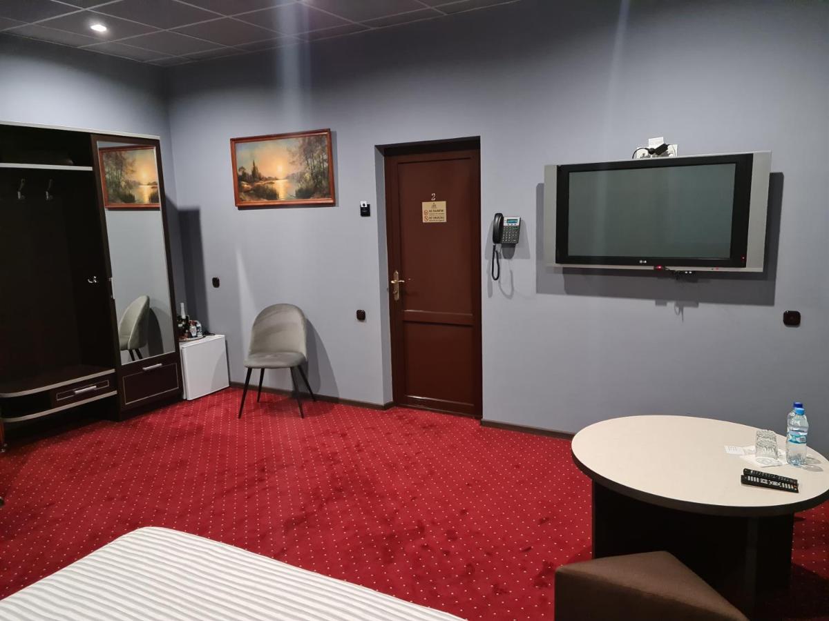Lex Trend Hotel Irpin Esterno foto