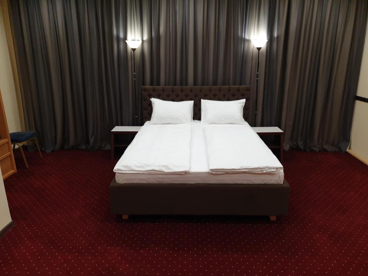 Lex Trend Hotel Irpin Esterno foto