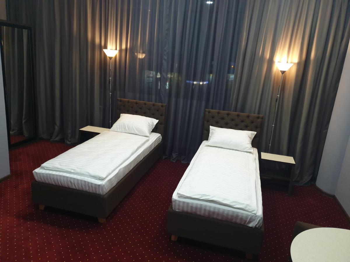 Lex Trend Hotel Irpin Esterno foto