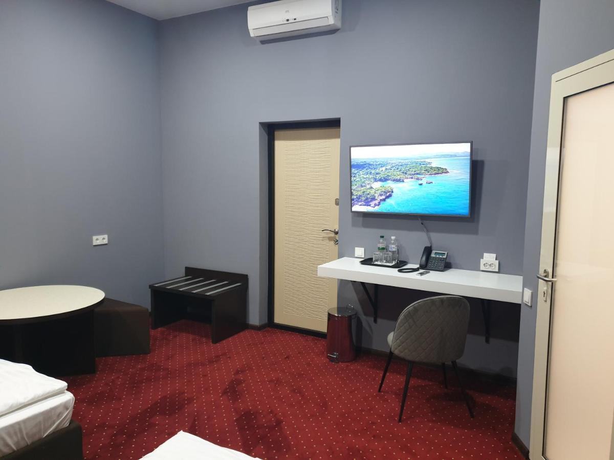 Lex Trend Hotel Irpin Esterno foto