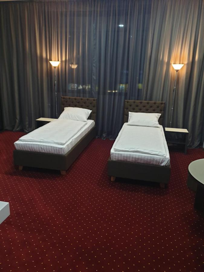 Lex Trend Hotel Irpin Esterno foto