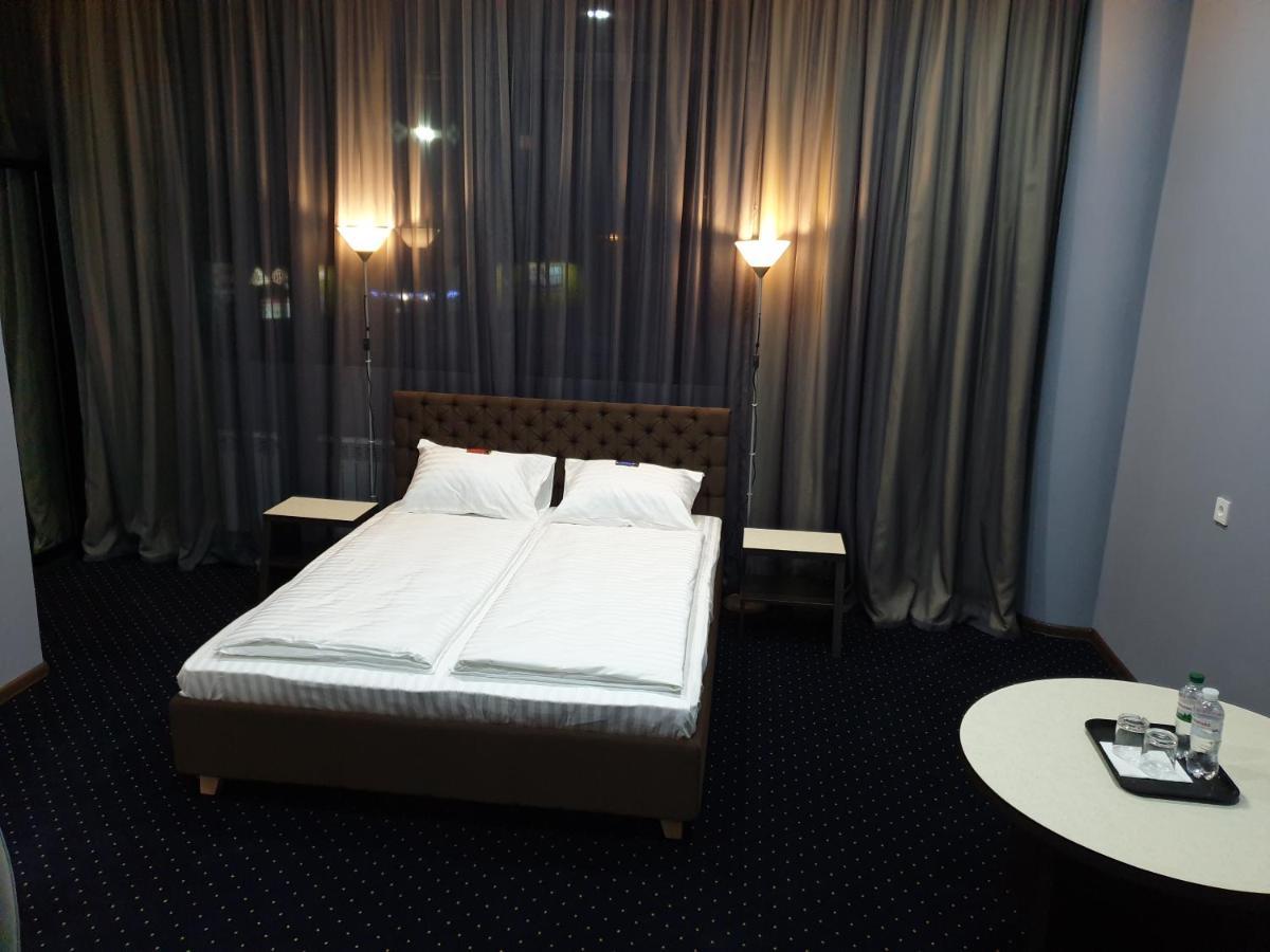 Lex Trend Hotel Irpin Esterno foto