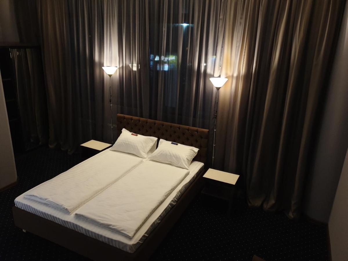 Lex Trend Hotel Irpin Esterno foto