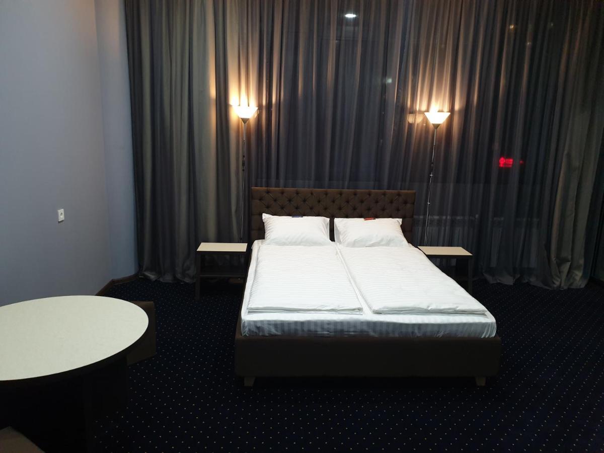 Lex Trend Hotel Irpin Esterno foto